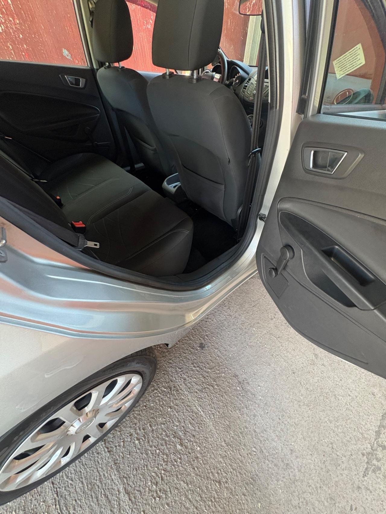 Ford Fiesta 1.5 TDCi 75CV 5 porte Black & White Edition