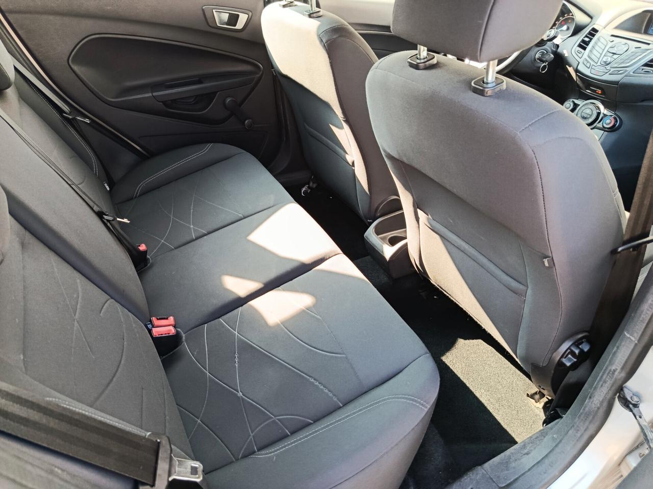 Ford Fiesta 1.5 TDCi 75CV 5 porte Business DOPPIO TRENO PNEUMATICI CON CERCHI