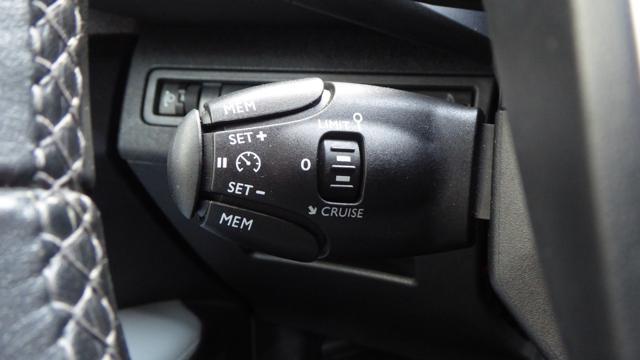 PEUGEOT 3008 BlueHDi 120 S&S EAT6 Allure