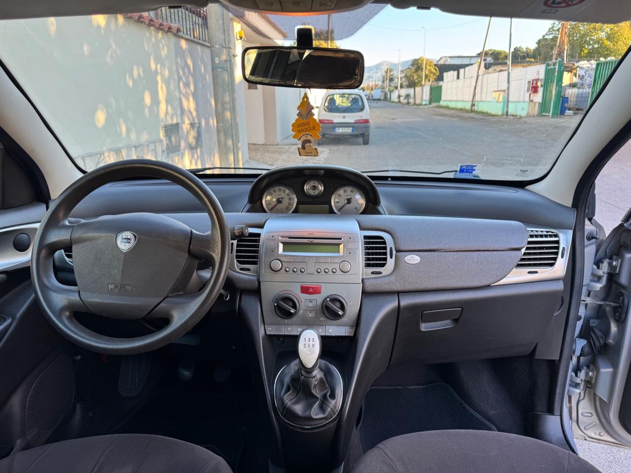 Lancia Ypsilon 1.2 Oro Giallo