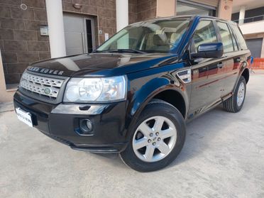 Land Rover Freelander 2.2 SD4 S.W. SE AUTOMATIK