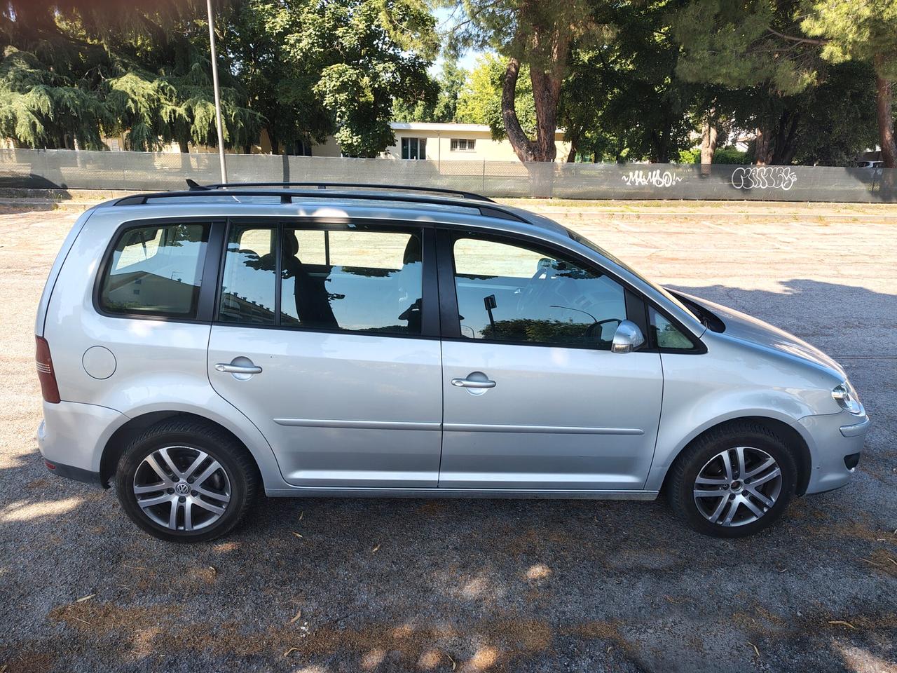 Volkswagen Touran 2.0 Highline METANO