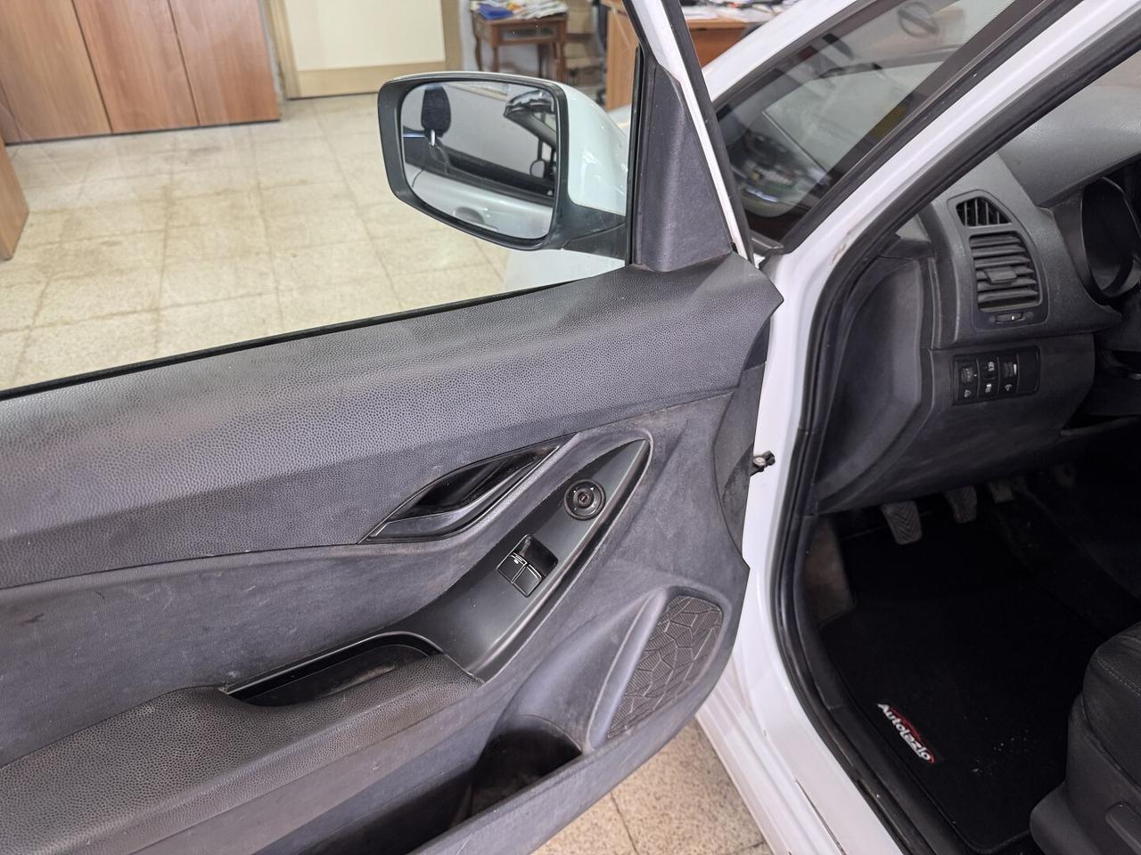 Hundai IX 20 90 CV 1.4 cc. Benz:
