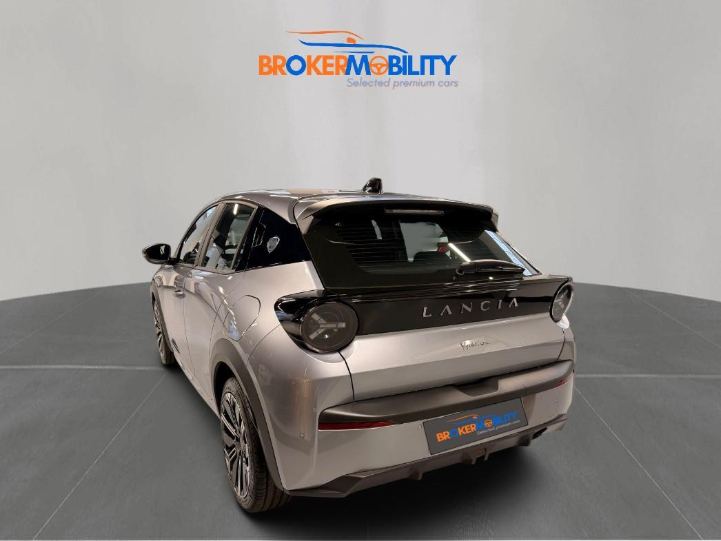 Lancia Ypsilon Hybrid e-DCT