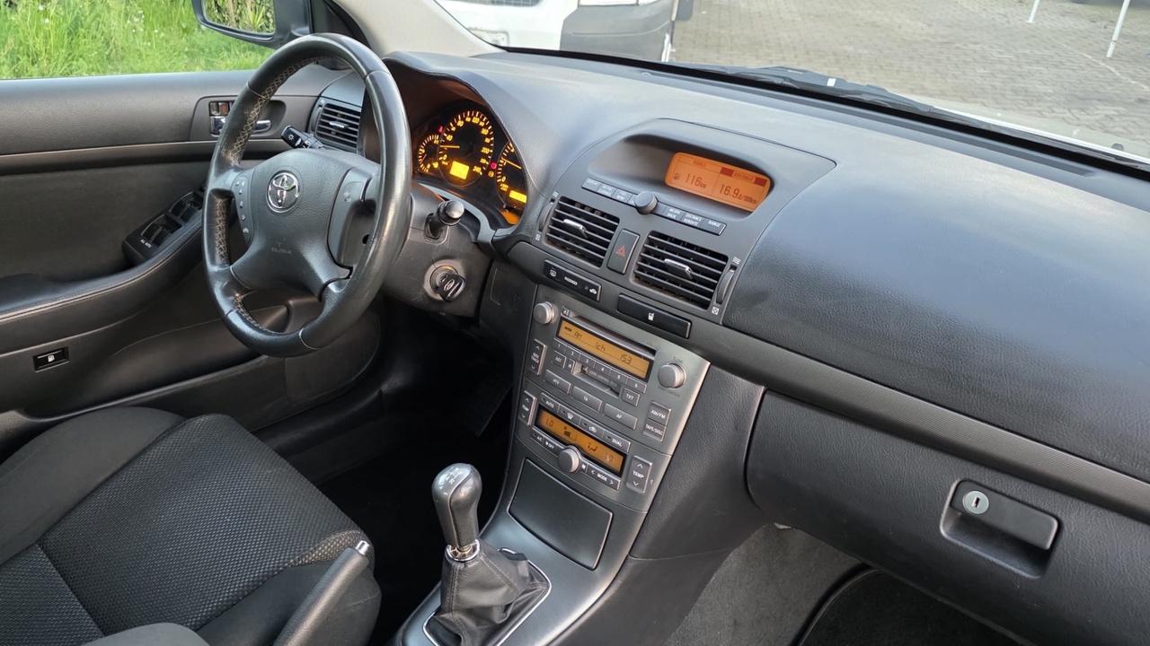 Toyota Avensis 1.8 16V 129CV PERFETTA
