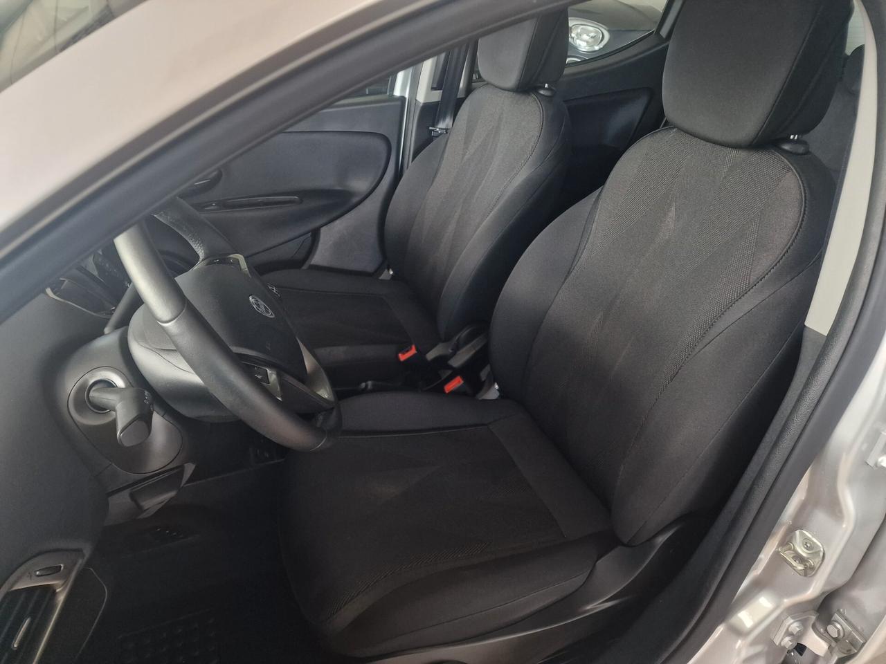 Lancia Ypsilon 1.0 Hybrid Ecochic Gold