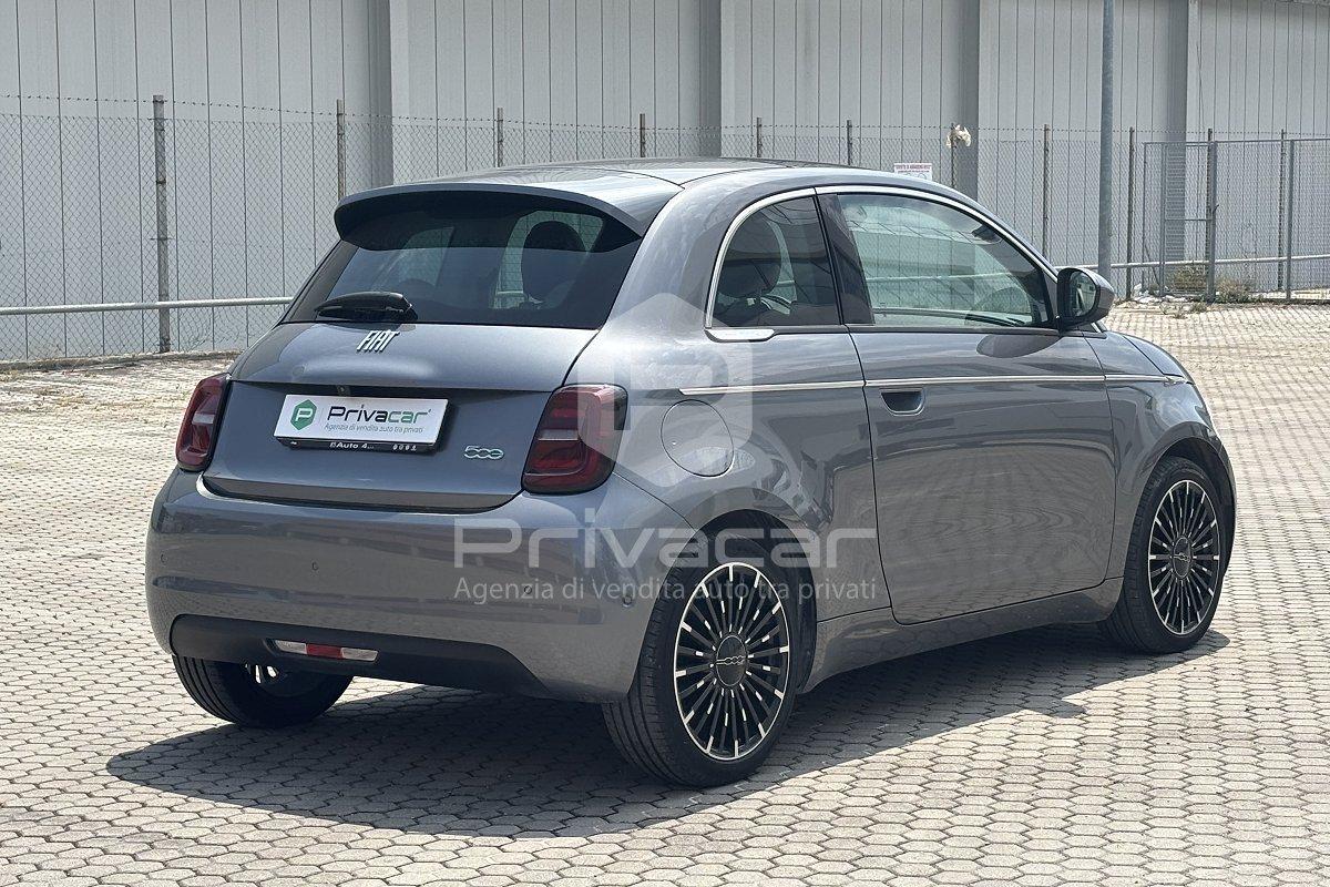 FIAT 500e Berlina 42 kWh La Prima