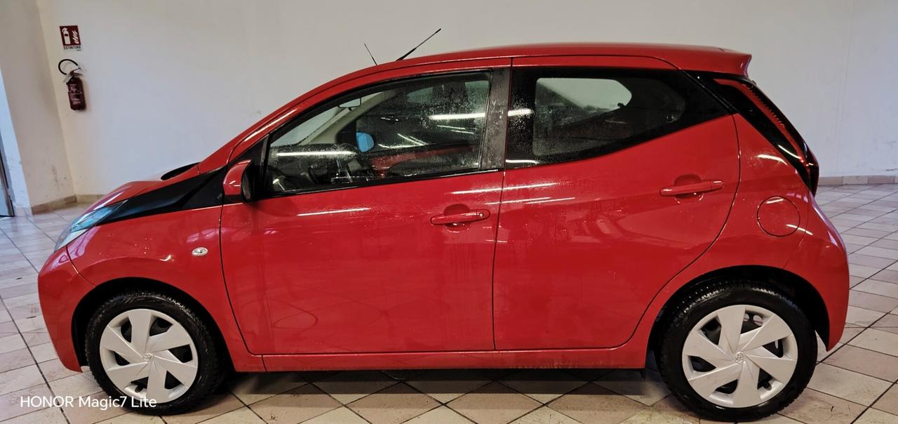 Toyota Aygo 1.0 VVT-i 69 CV 5 porte x-business