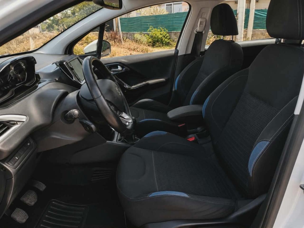 Peugeot 208 1.2 Benzina Allure – PARI AL NUOVO