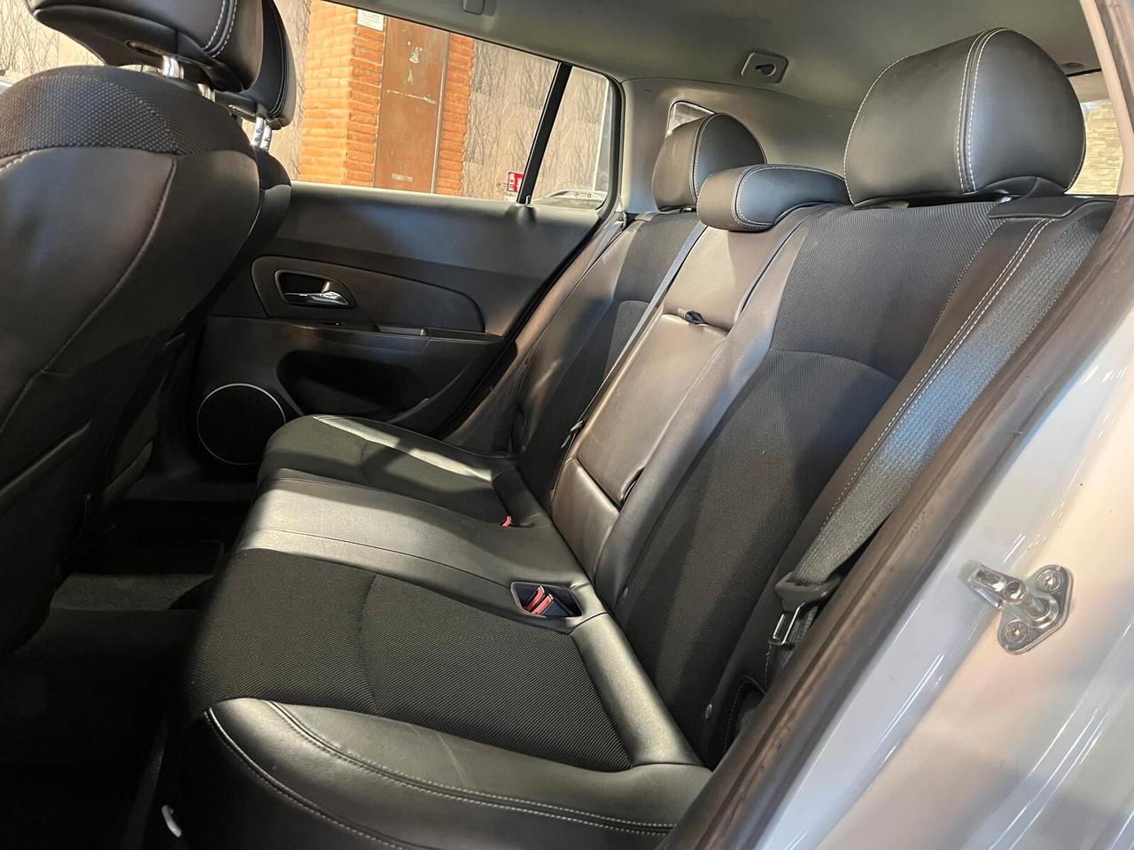 Chevrolet Cruze 1.7 Diesel Station Wagon LTZ