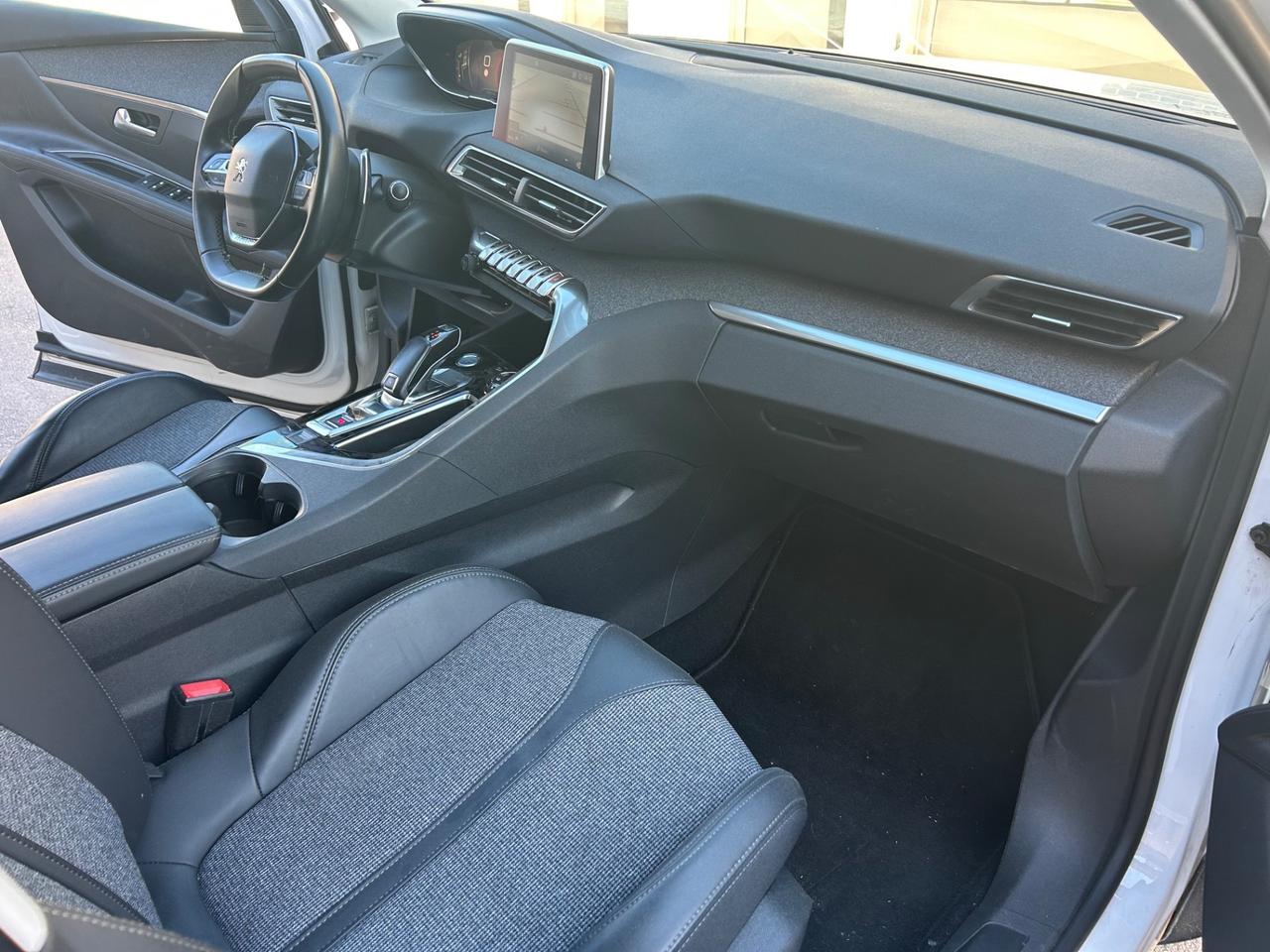 Peugeot 3008 BlueHDi 120 S&S EAT6 Allure