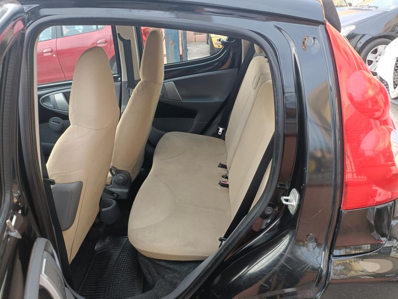 Peugeot 107 1.0 68CV 5p. Sweet Years