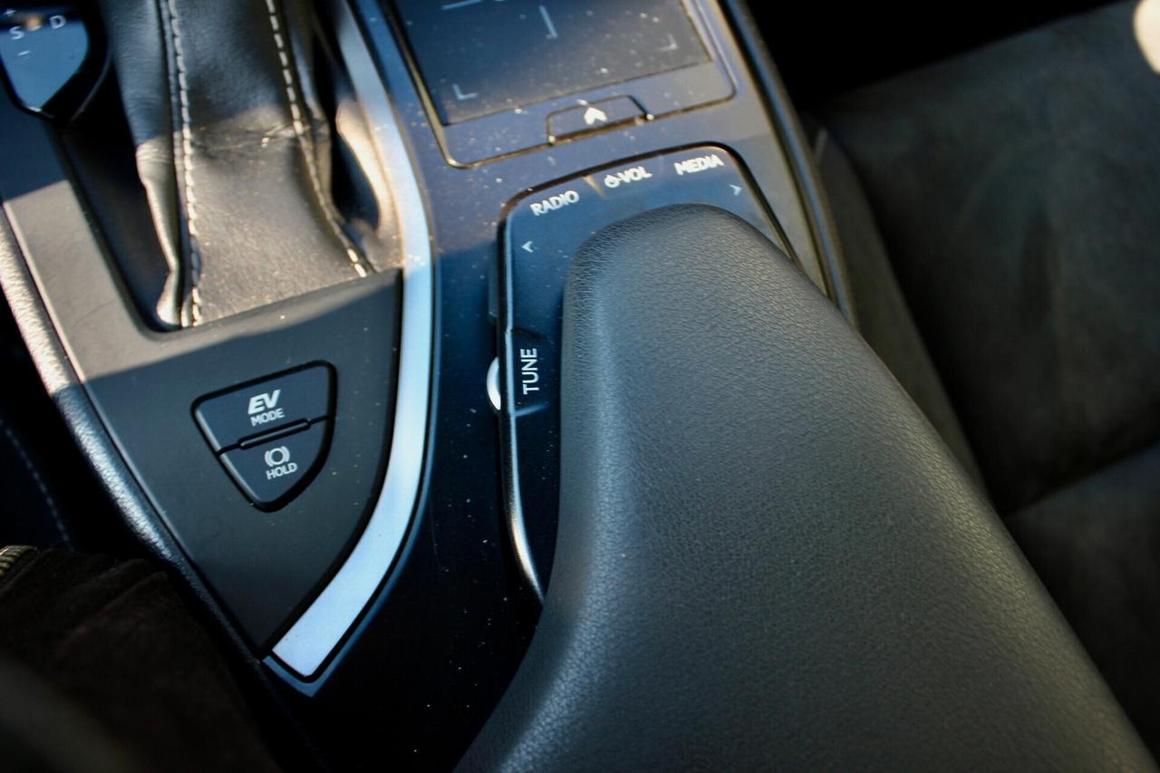 Lexus UX 250 H FULL HYBRID BUSINESS NAVY RETROCAMERA