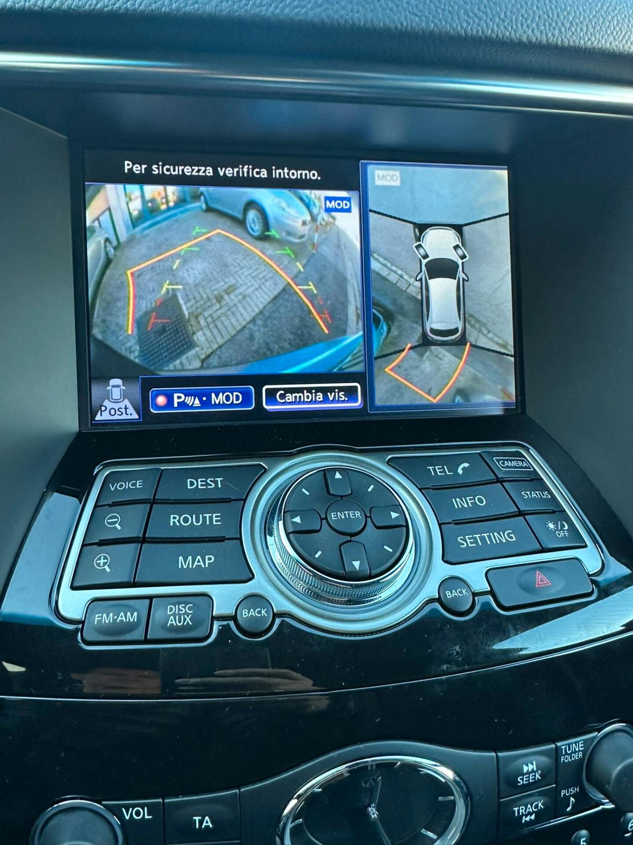 Infiniti QX70 3.0 diesel V6 AT S Premium