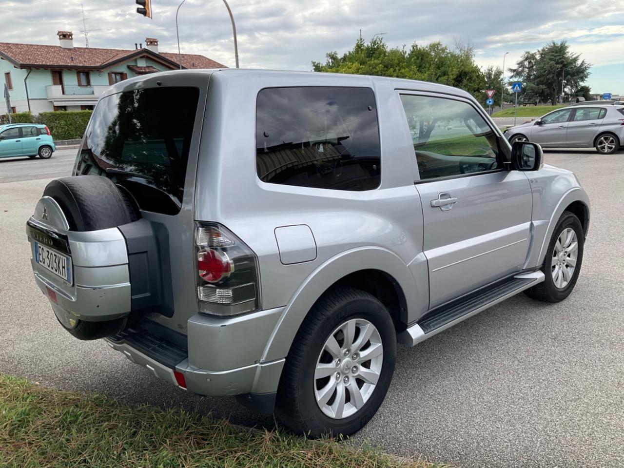 Mitsubishi Pajero 3.2 DI-D 16V 3p. Intense DPF