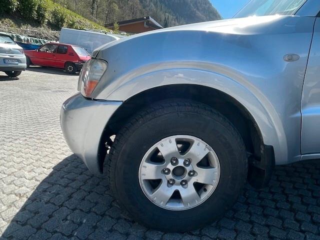 Mitsubishi Pajero 2.5 TDI GLX anno 2004