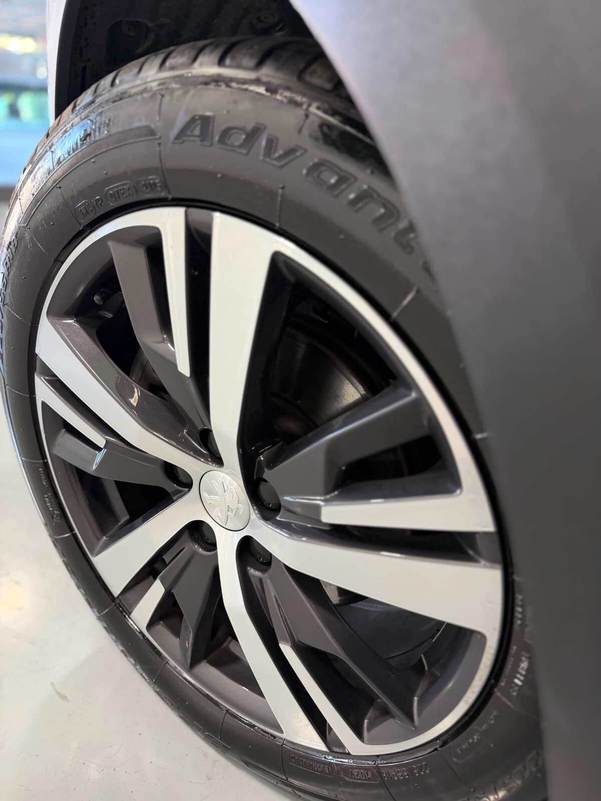 Peugeot 3008 BlueHDi 130 S&S EAT8 Allure