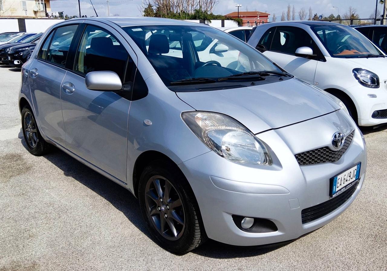 Toyota Yaris 1.0 GPL CASA MADRE