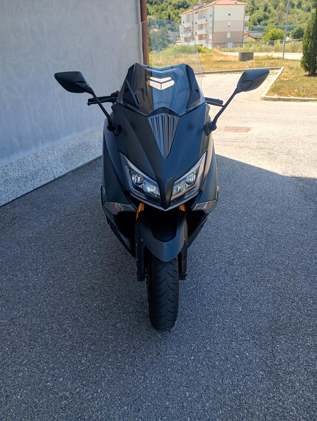 Yamaha T Max 530 iron
