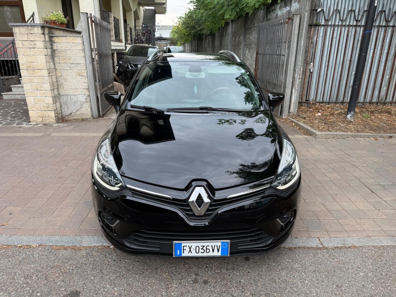 Renault Clio Sporter dCi 8V 90 CV EDC Moschino Zen