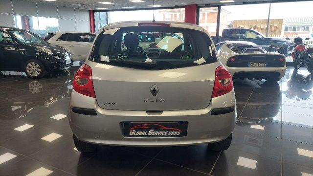 RENAULT Clio 1.2 16V 5 porte 4U Pack