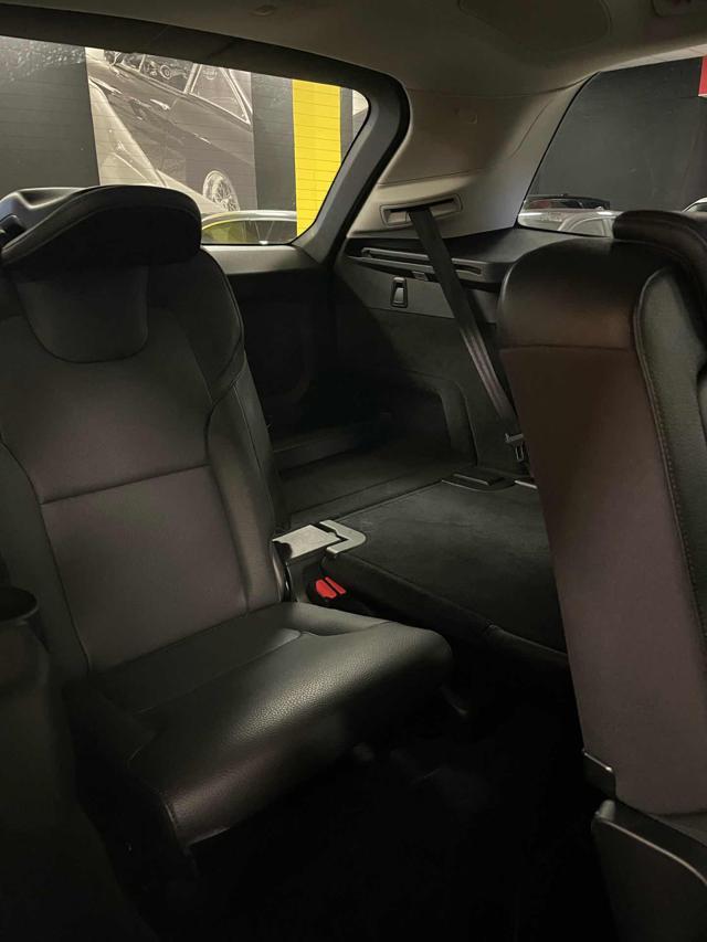 VOLVO XC90 B5 (d) AWD 7 posti Momentum *PELLE/TELC/LED*