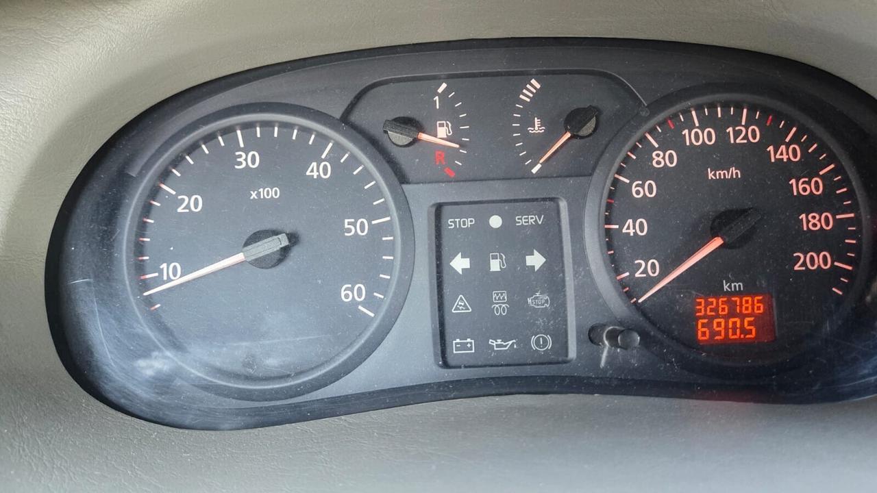 Renault Trafic T29 1.9 dCi/100CV PC-TN Combi