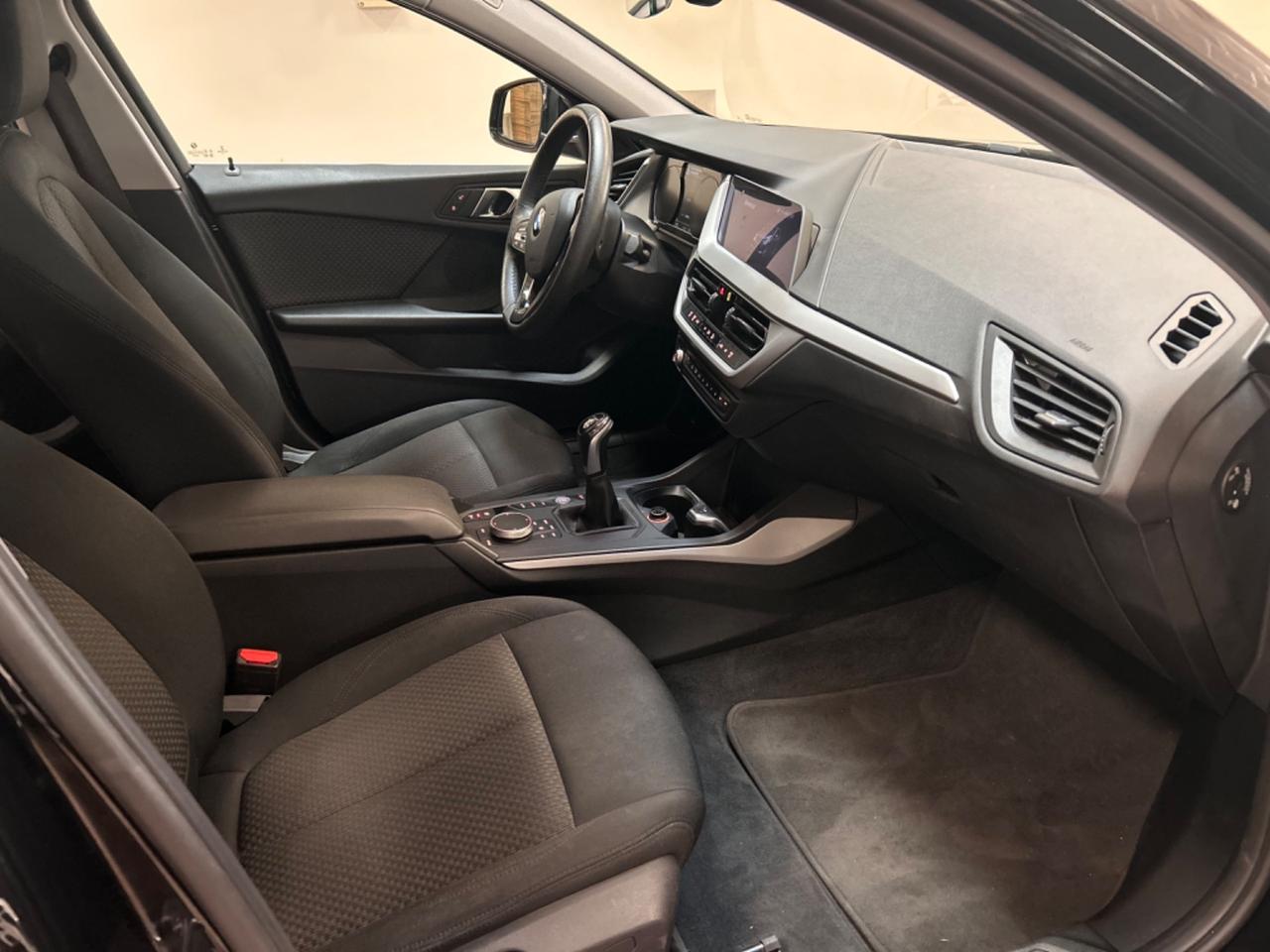 Bmw 116 116d 5p. Msport