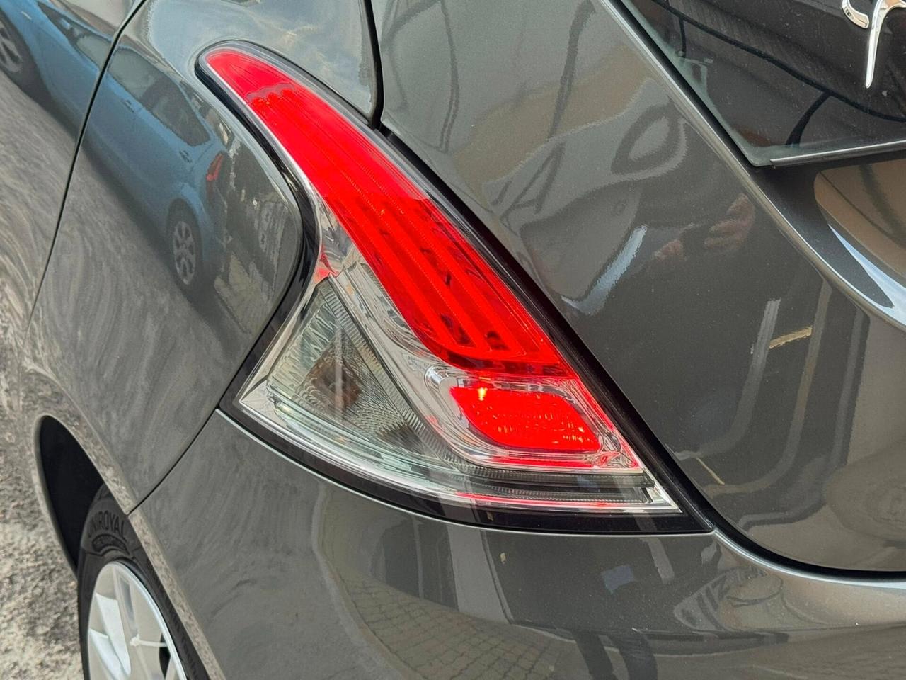 LANCIA YPSILON 1.2 69 CV. BENZINA NAVIGATORE PERFETTA