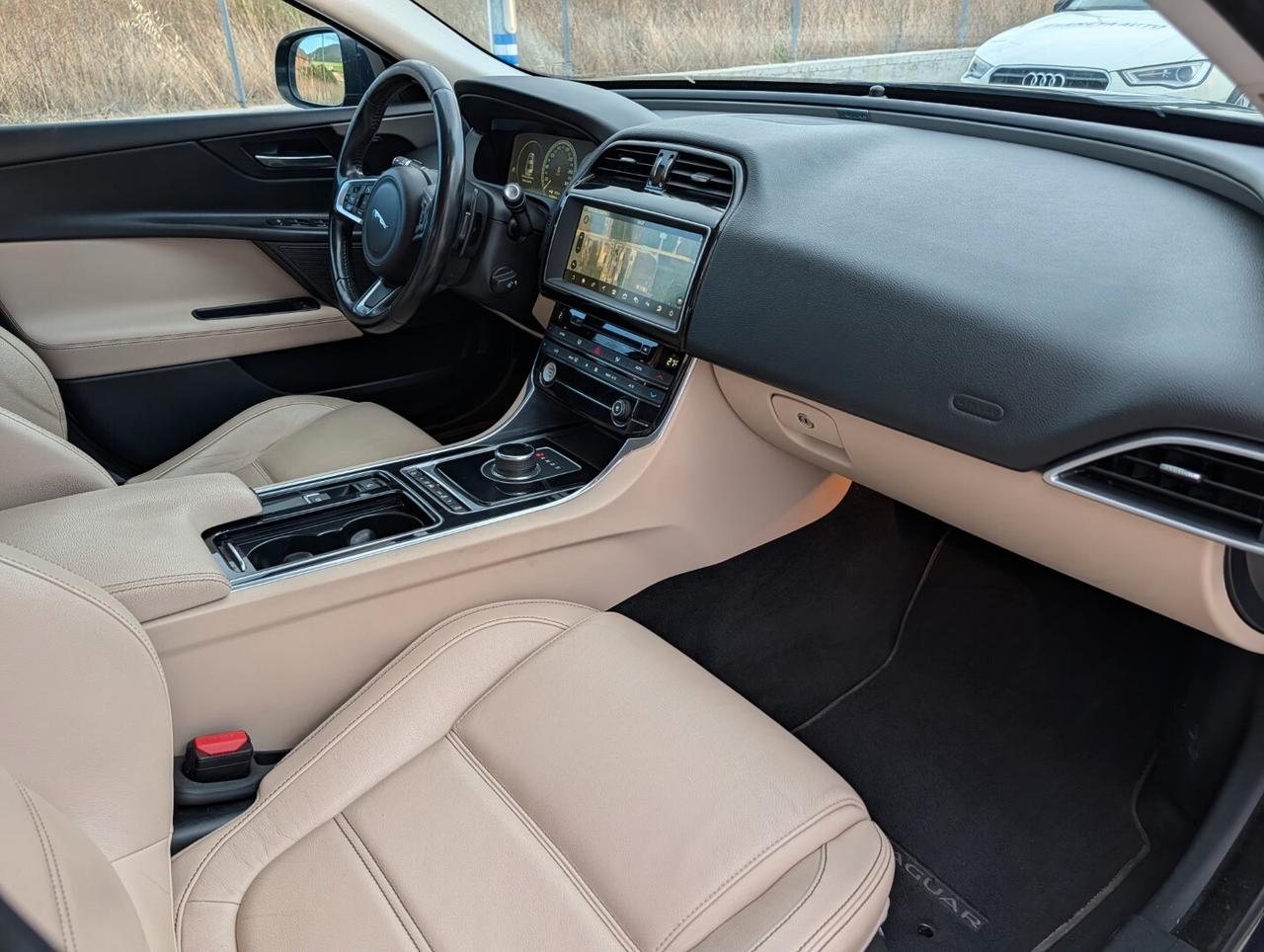 Jaguar XE 2.0 D 180 CV aut. Prestige