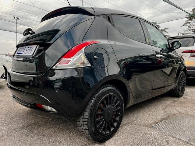 Lancia Ypsilon BLACK 1.2 69cv " SENSORI DI PARCHEGGIO/BLUETOOTH/.