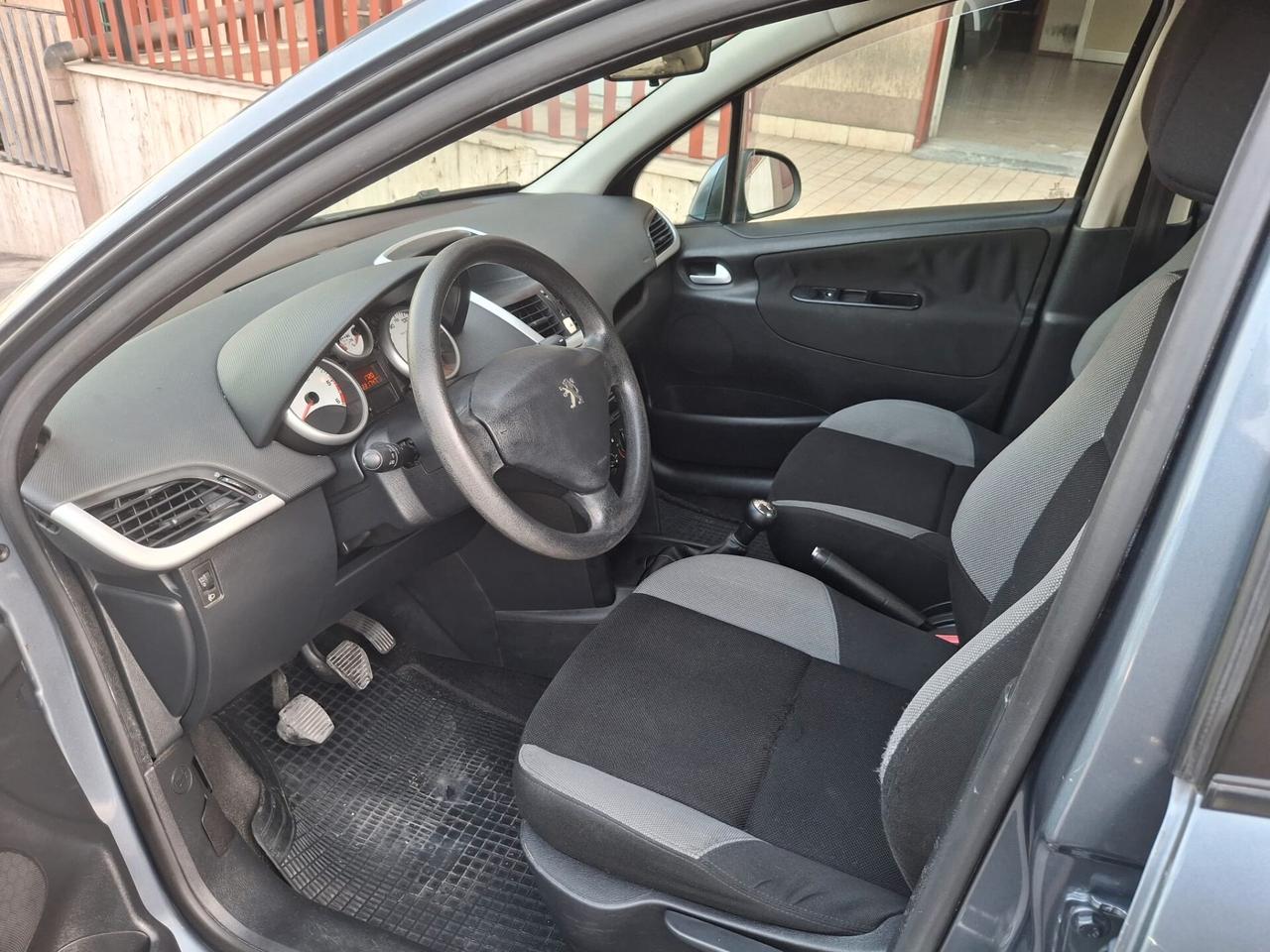 Peugeot 207 1.4 HDi 70CV 5p. ONE Line