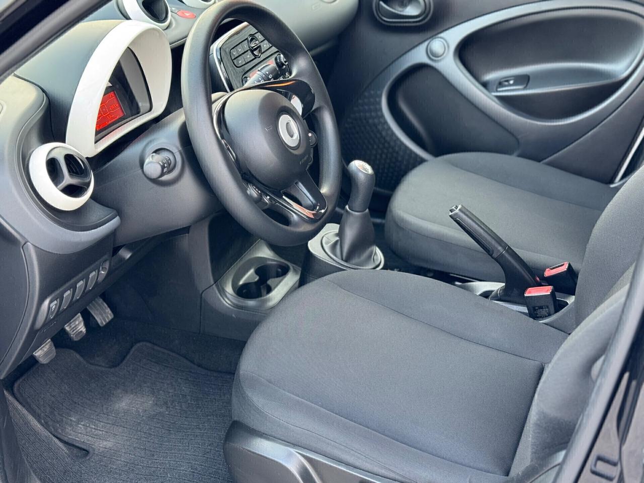 Smart ForFour 70 1.0 Youngster Neopatentati !