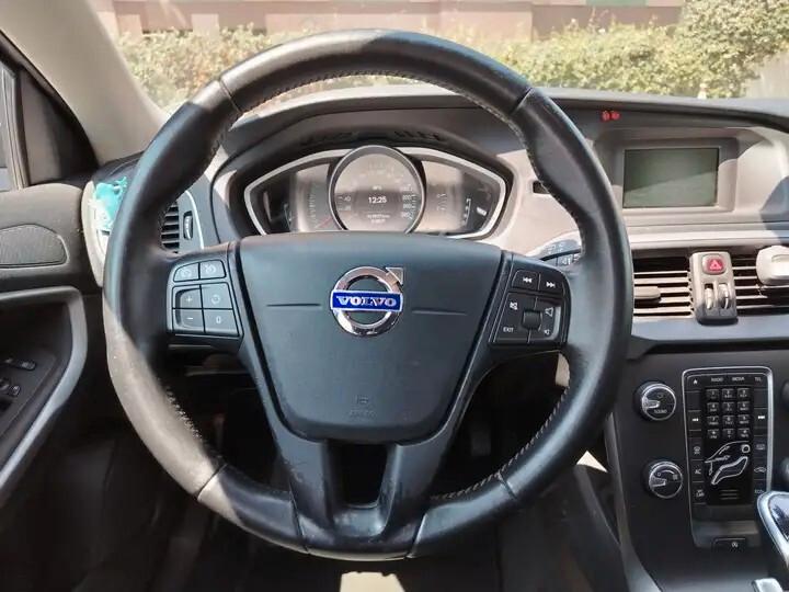 Volvo V40 D2 Geartronic Kinetic