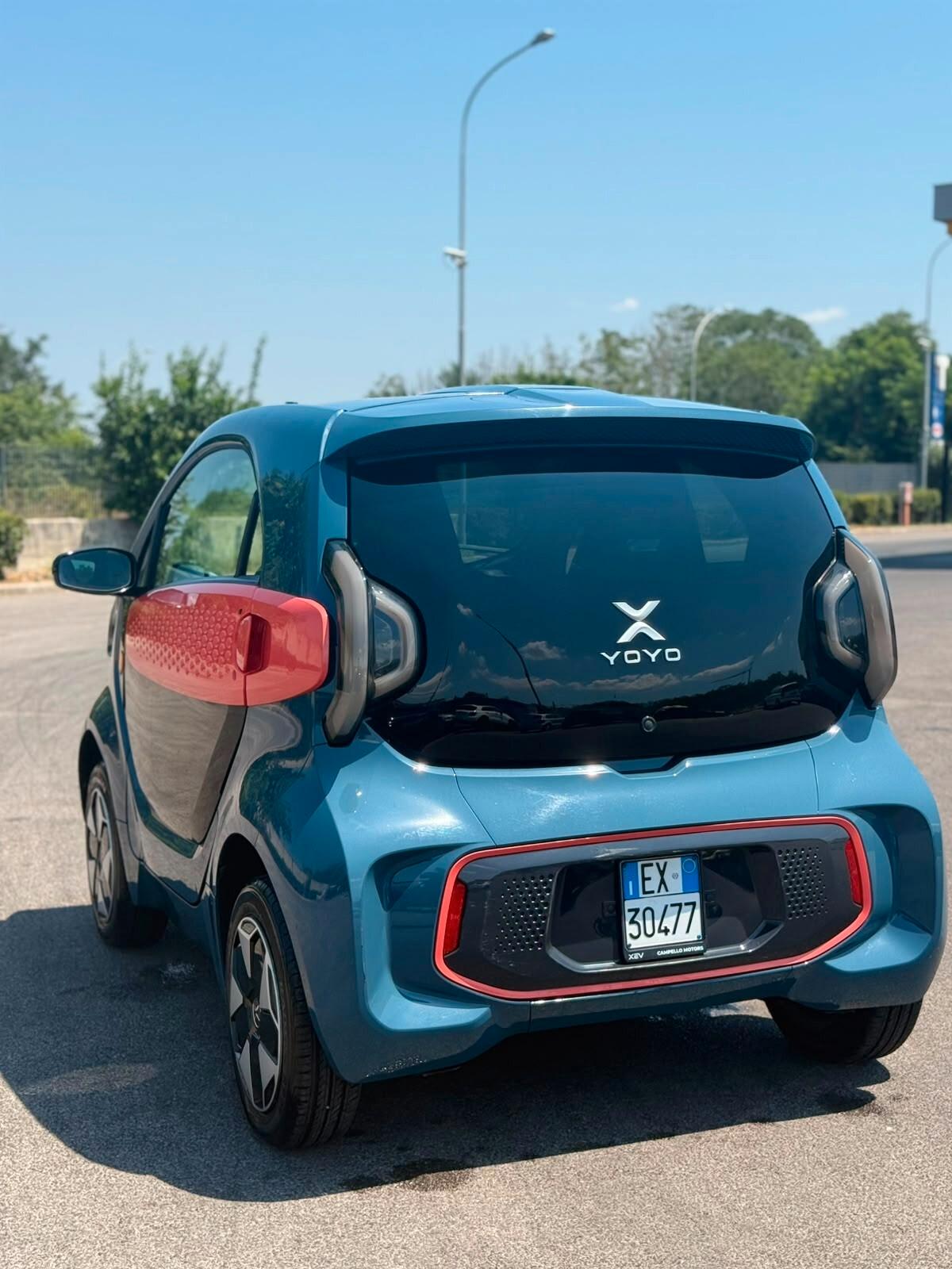 Xev Yoyo Premium iva esposta km 0 garanzia 24 mesi