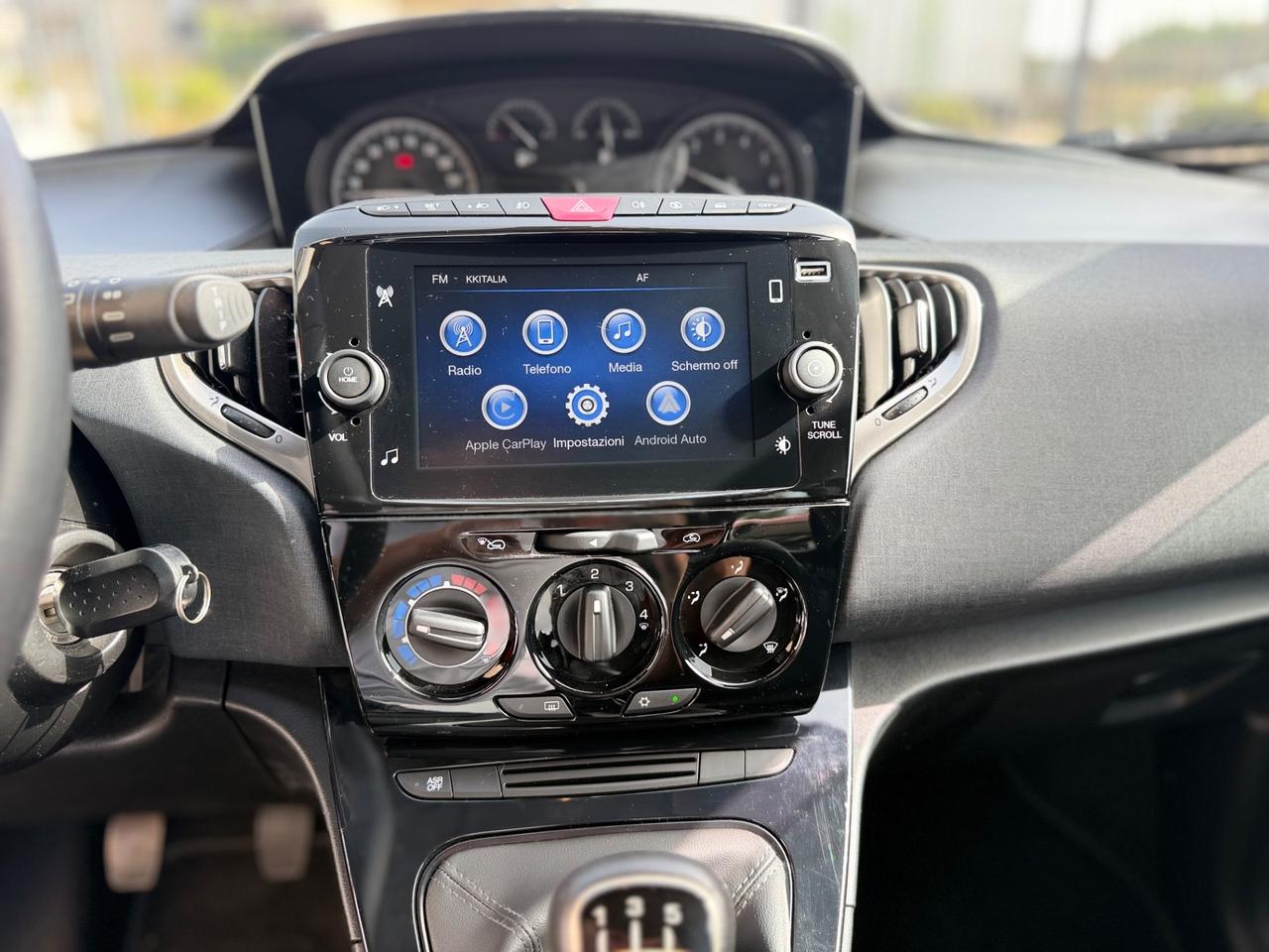 Lancia Ypsilon 1.0 FireFly 5 porte S&S Hybrid 32 MILA KM