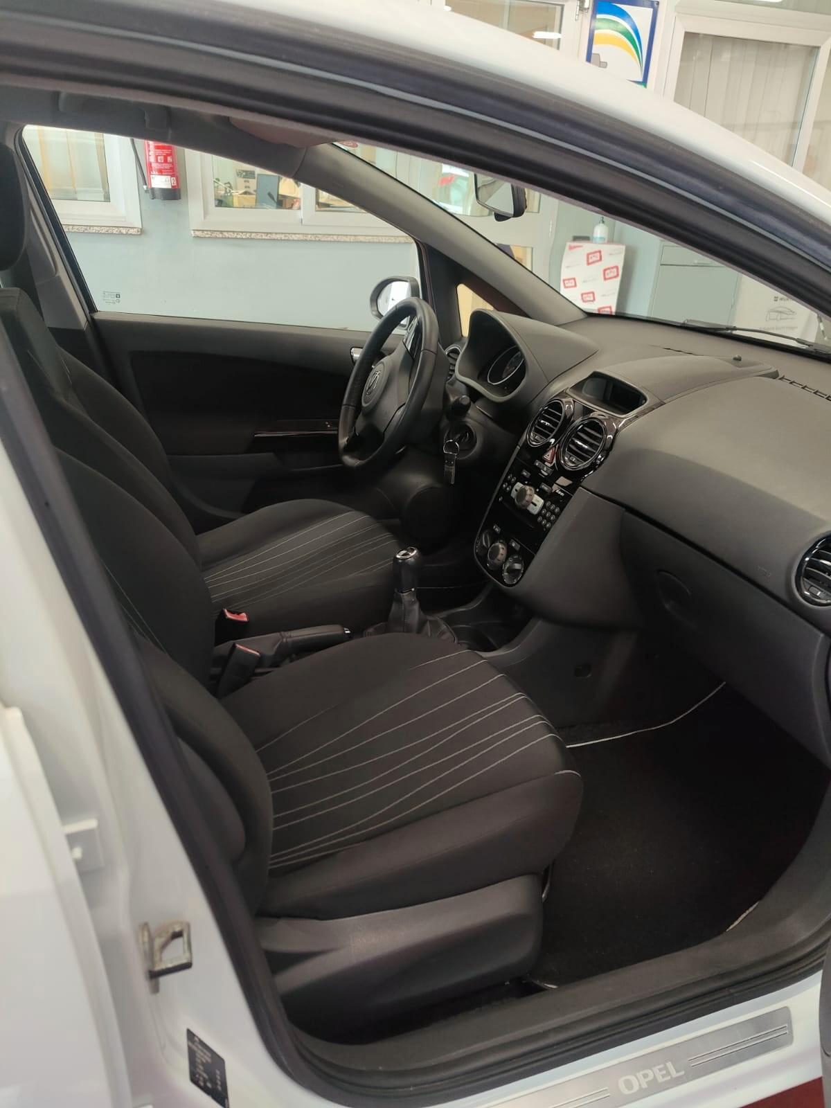 Opel Corsa 1.2 5 porte Easytronic Enjoy