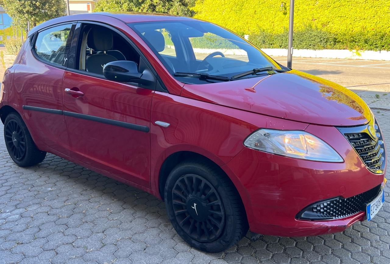 Lancia Ypsilon 1.2 69 CV euro6 unico proprietario