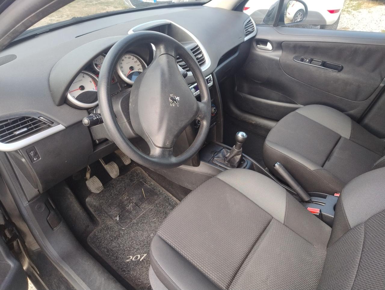 Peugeot 207 1.4 HDi 70CV 3p. Allure