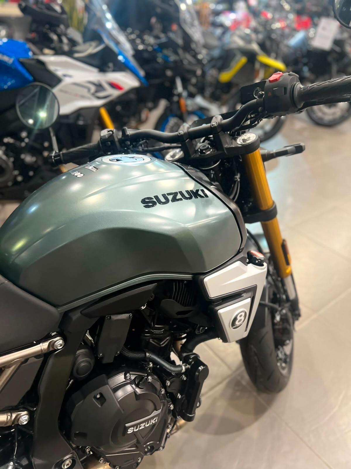 Suzuki GSX-8T