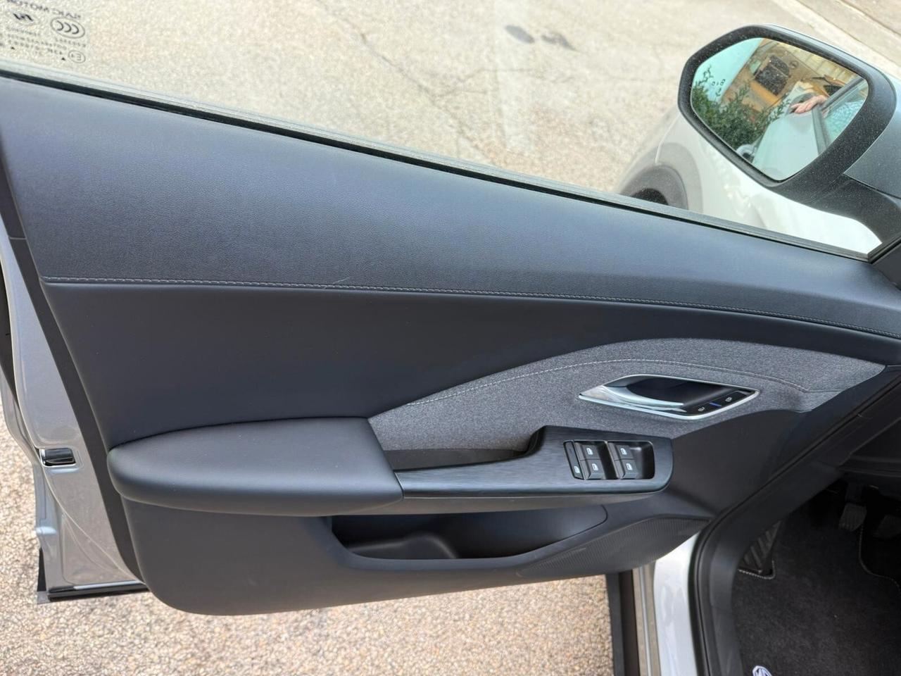 MG ZS 1,5 BZ 115 CV LUXURY MAN MY24 5P