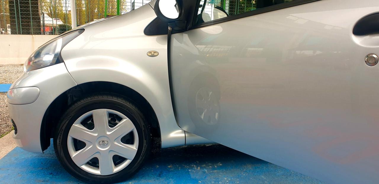 TOYOTA AYGO 1.0 BENZINA 4.450 CON VOLTURA E/5