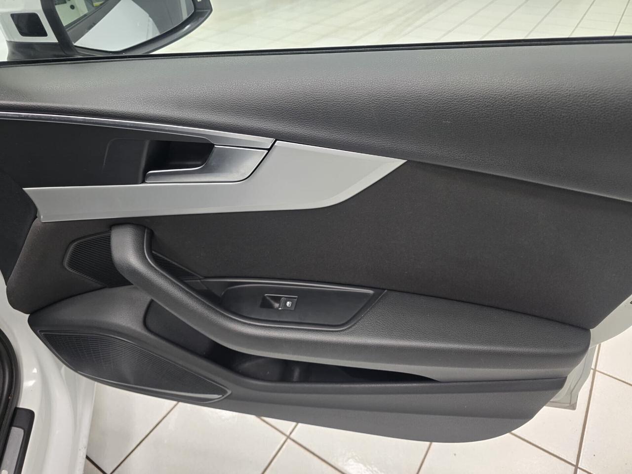 Audi A4 Avant 2.0 TDI 122 CV S tronic Design 2018