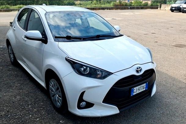 Toyota Yaris 1.5 Hybrid 5 porte Business UNIPRO IVA DEDUCIBILE AUTOCARRO prezzo+IVA