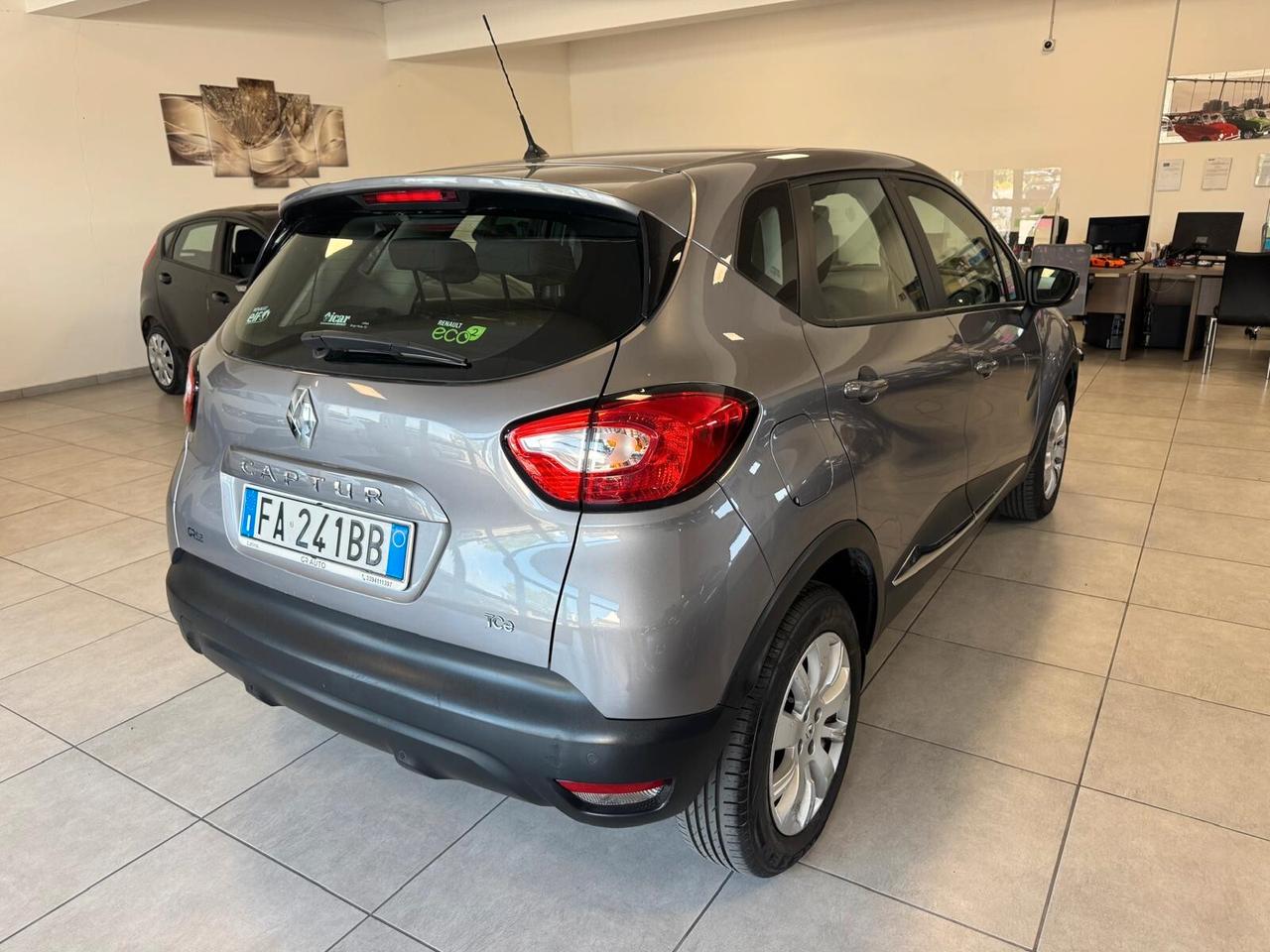 Renault Captur 0.9 TCE BENZ 90CV S&S ZEN UNIPRO 2015