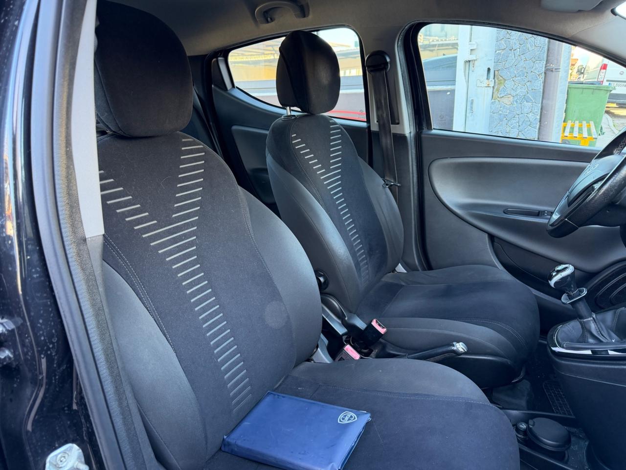 Lancia Ypsilon 0.9 TwinAir 85 CV 5 porte S&S Silver