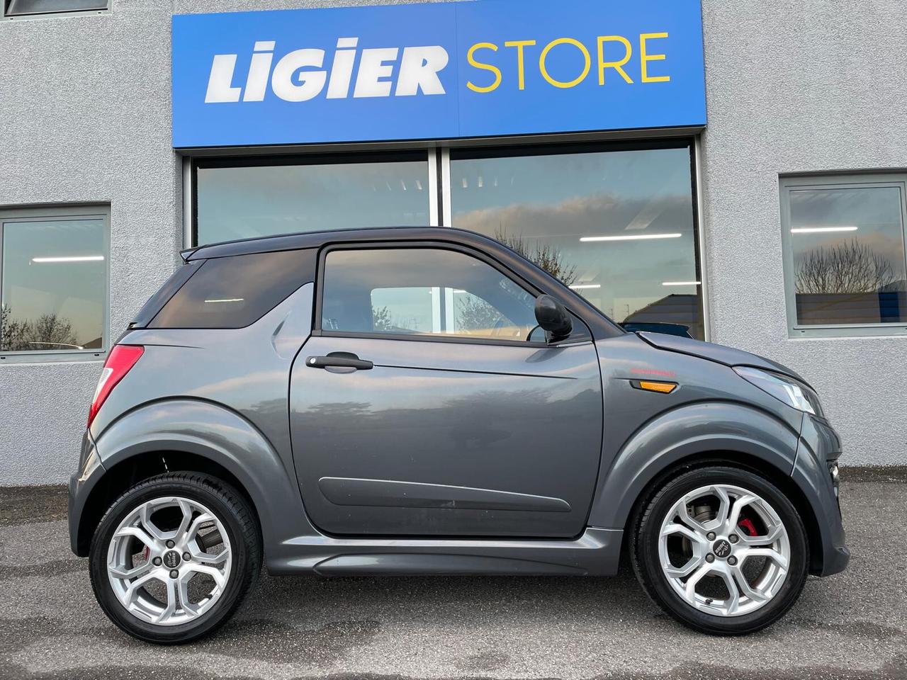 Ligier JS JS50 Progress Young Color