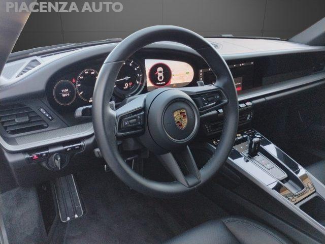 PORSCHE 992 Carrera