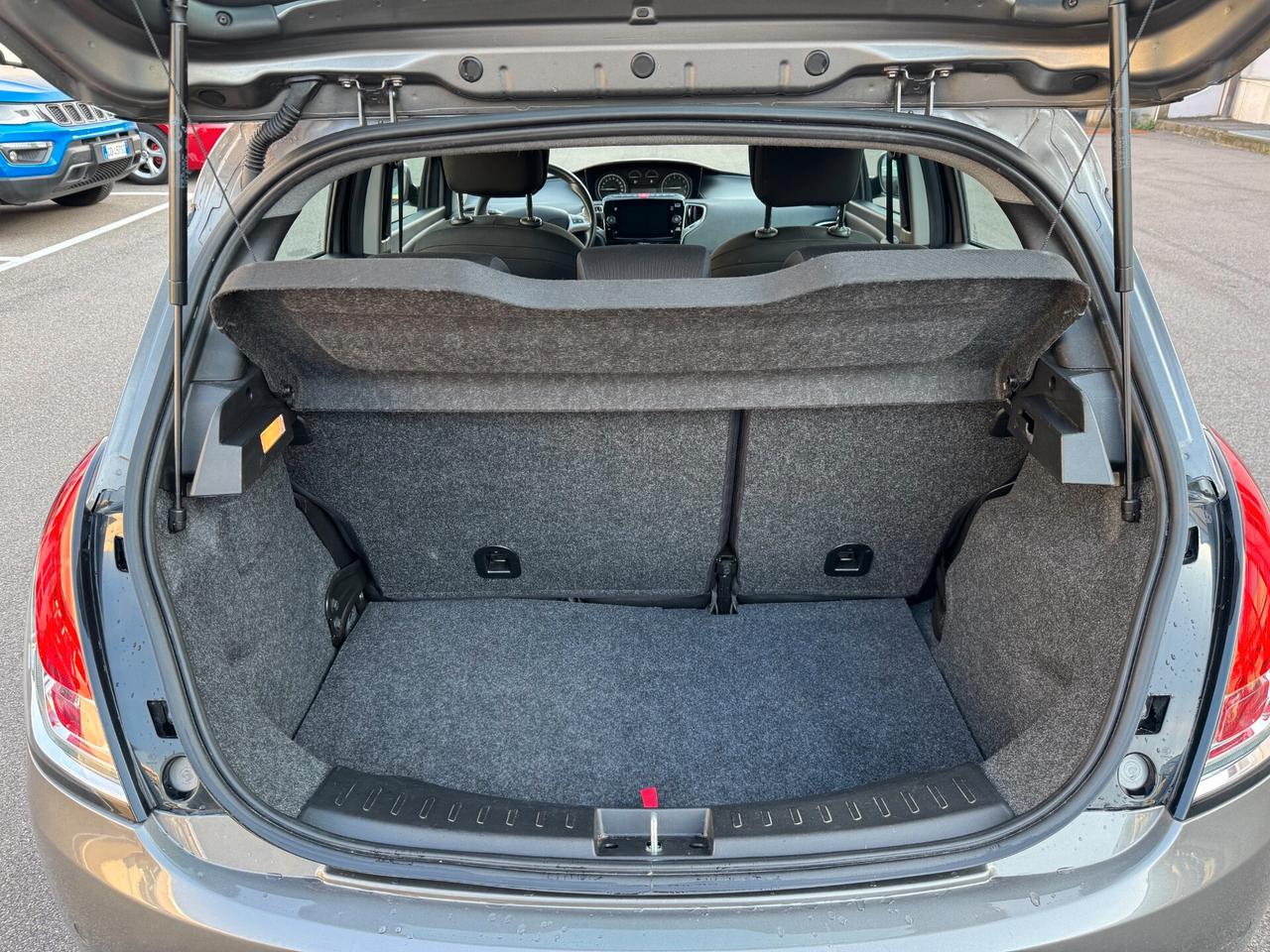 Lancia Ypsilon 1.0 FireFly 5 porte S&S Hybrid Silver Plus OK NEOPATENTATI - UNICO PROPRIETARIO
