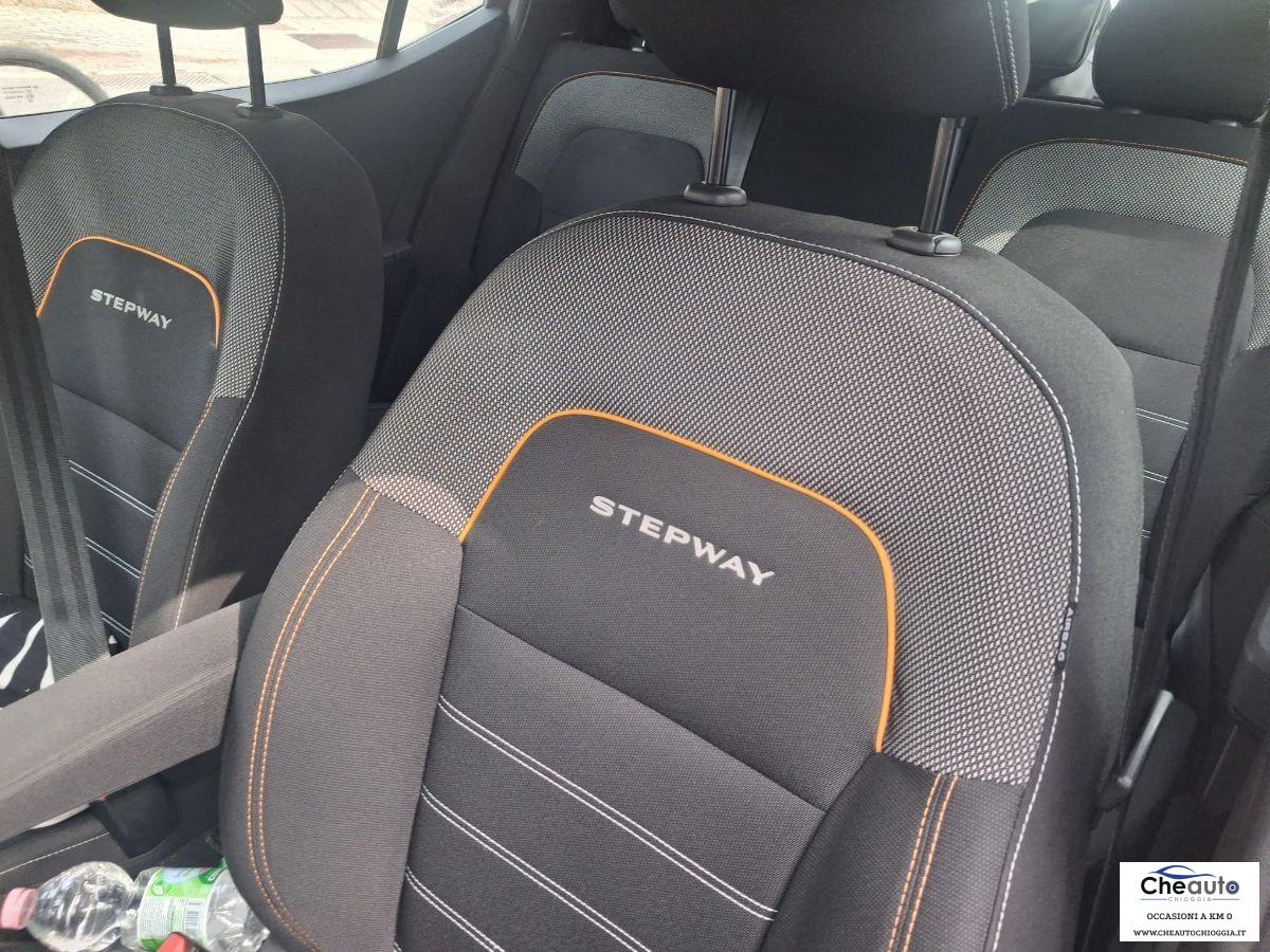DACIA - Sandero - Stepway 1.0 TCe ECO-G Expres. UP con gancio traino